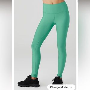 ALO Yoga Limited Edition Lettuce High-Waist Airlift Legging
